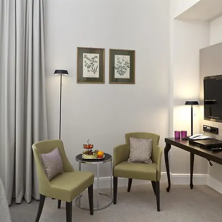 비쇼프스호프 암 돔 호텔