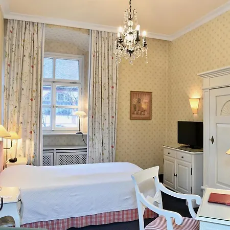 비쇼프스호프 암 돔 호텔