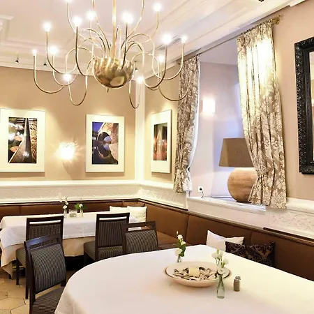 Hotel Bischofshof Am Dom 4*